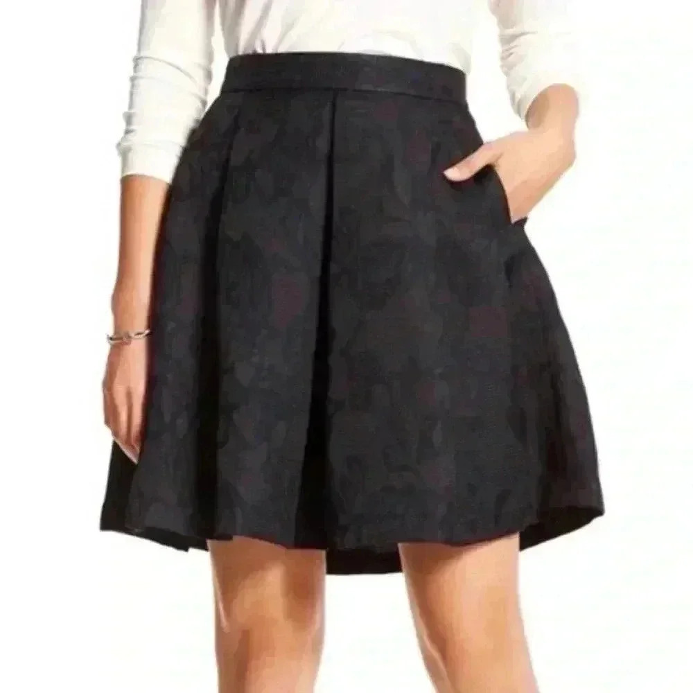 Banana Republic Black Floral JACQUARD FULL SKIRT Womens Size 2P